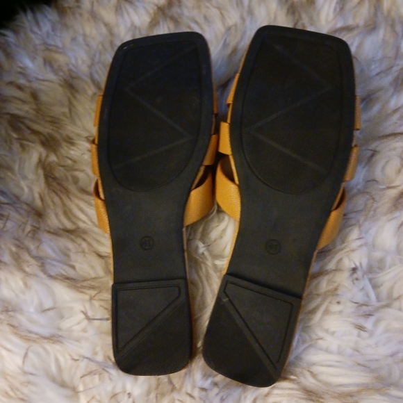 Nwot Vegan Leather Slides sz 8.5 - Picture 8 of 9